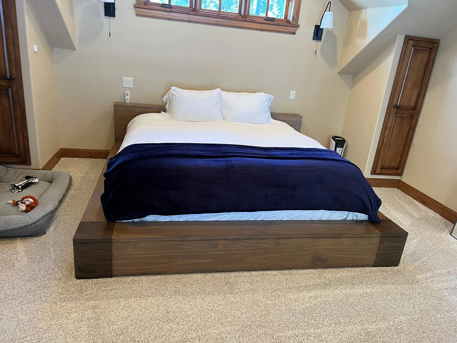 Tidy, freshly cleaned bedroom